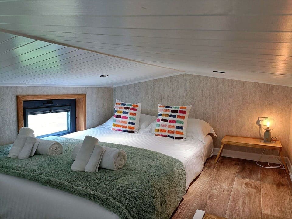 Apartment, Balcony, Shade, Marina, Hotel, Dock