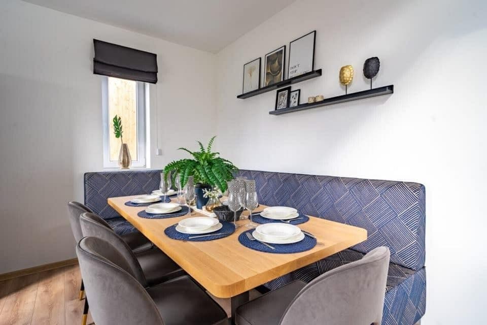 Vakantiepark Aan de Maas - Pavilion l'etage Sauna 10 - dinning room