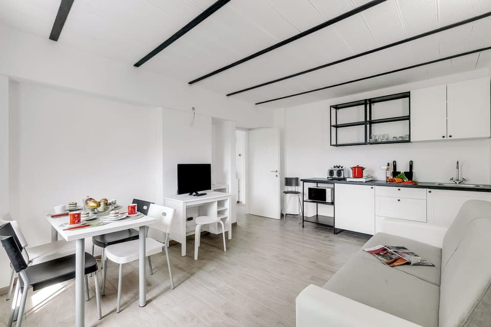 Kitchen and dining area