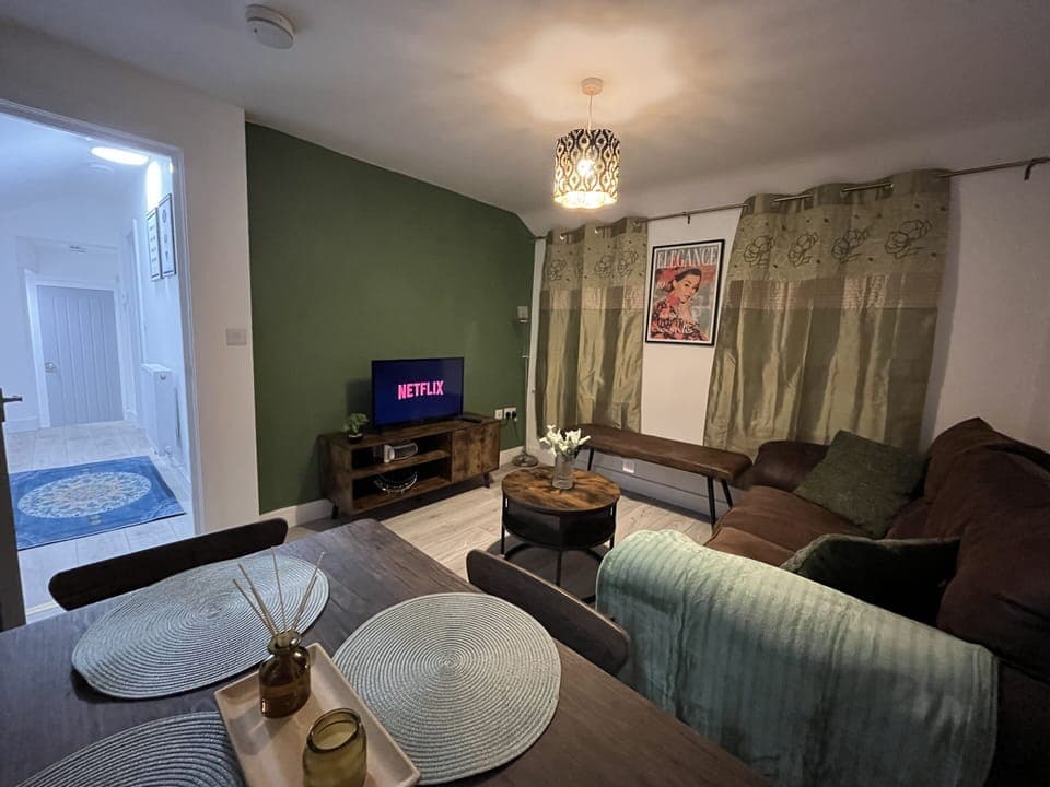 Living Room / Lounge