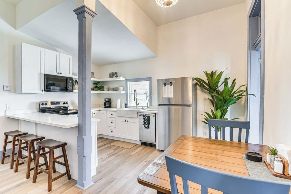 2nd-Floor Apartment Unit | Central Heating & A/C | Self Check-In