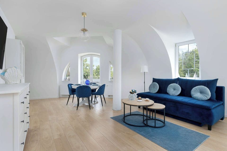 Unwind on the comfortable sofa that can be converted into double bed.