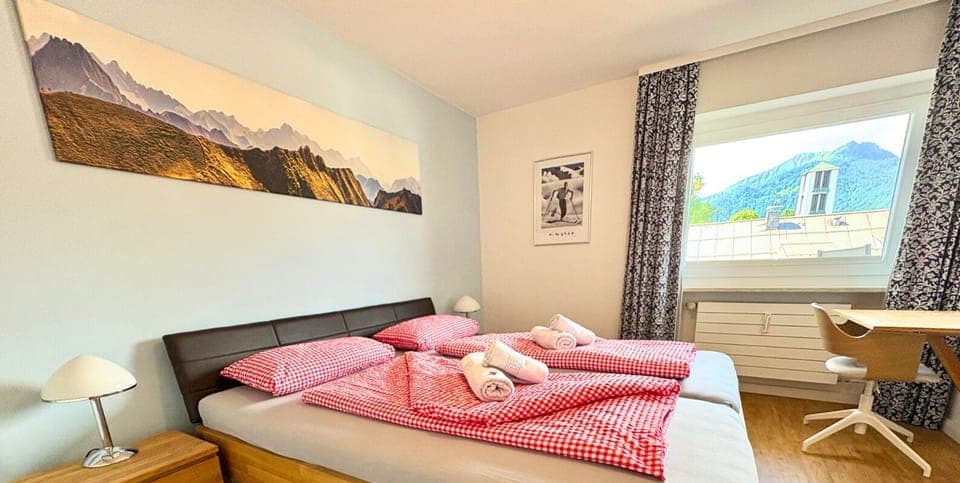 Cozy Master Bedroom with Large Double Bed (180×200 cm)