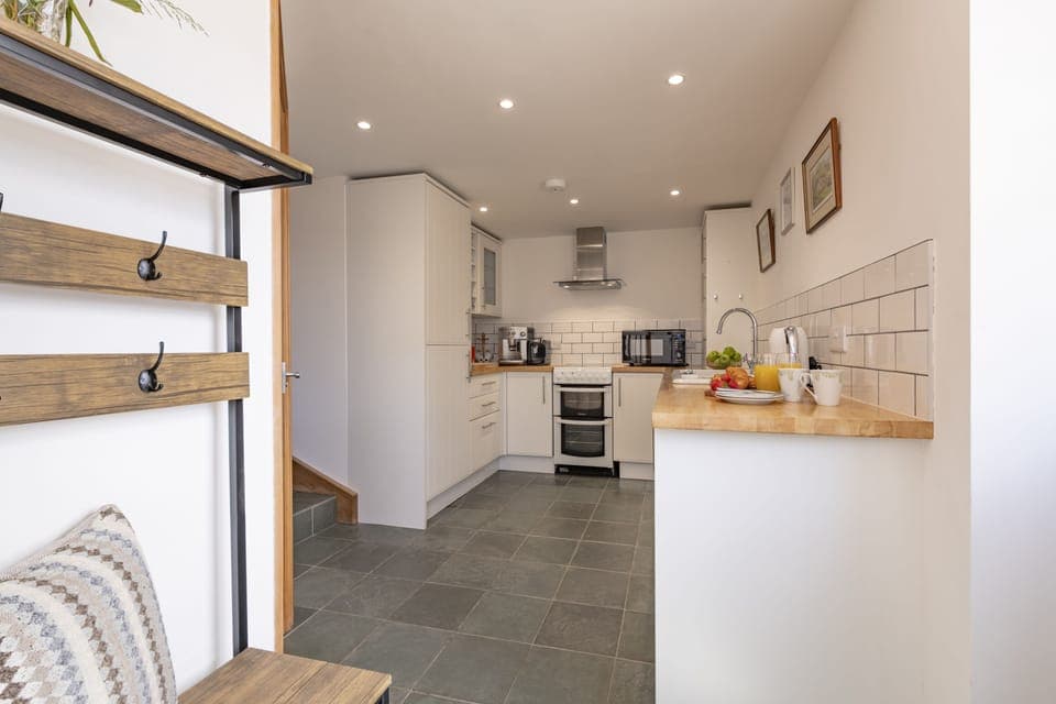 Ground floor: Fully fitted kitchen