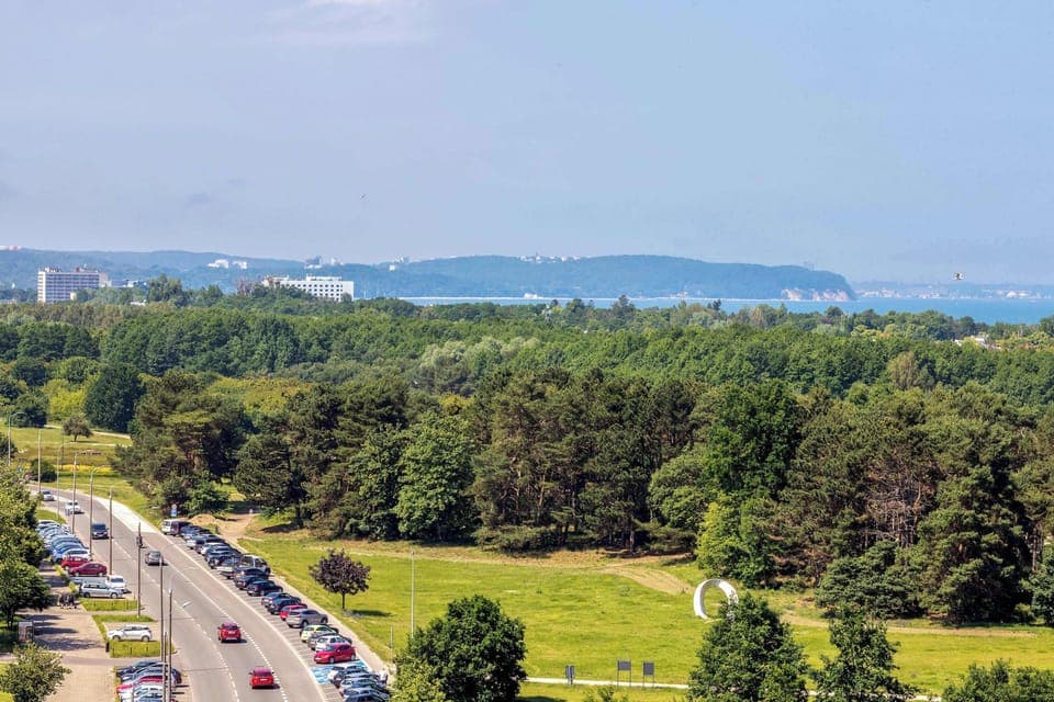 A stunning green landscape view from the building, ideal for relaxation.