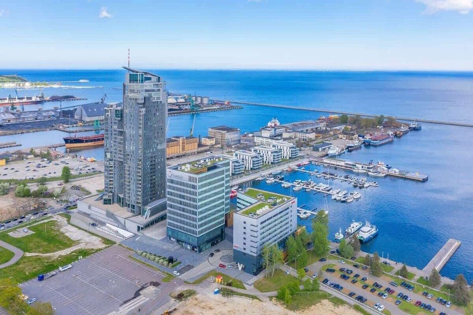 Close to restaurants offering both regional and international cuisine.