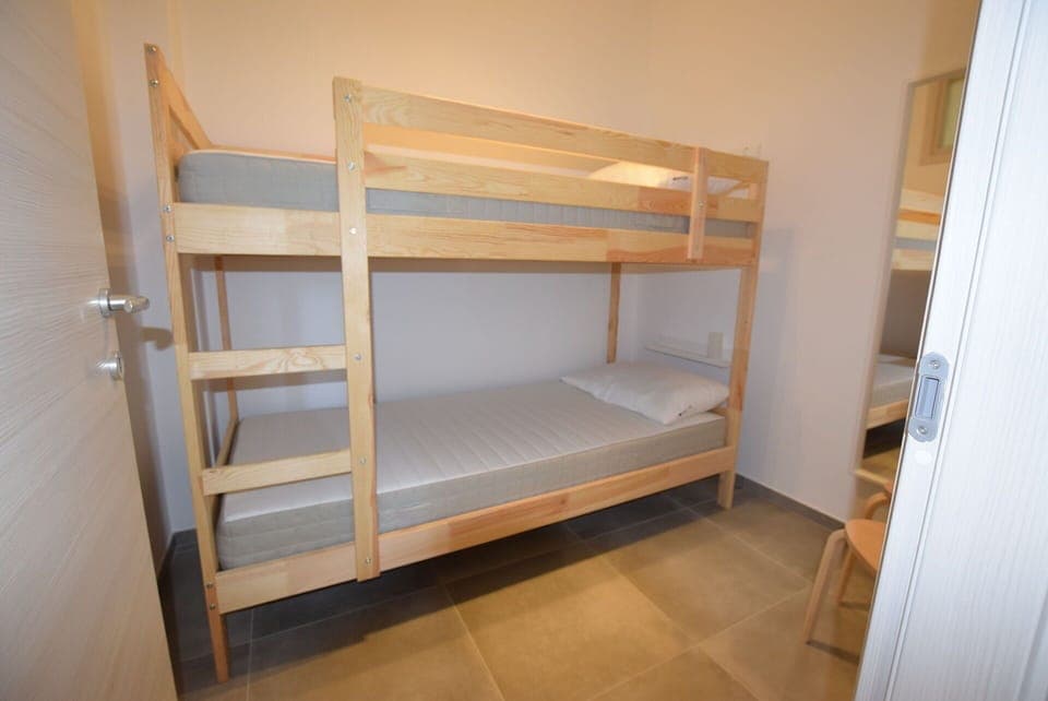 Autumn, Bedroom, Spring, Summer