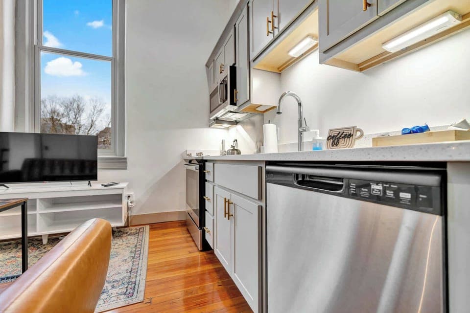 305 - Kitchen
