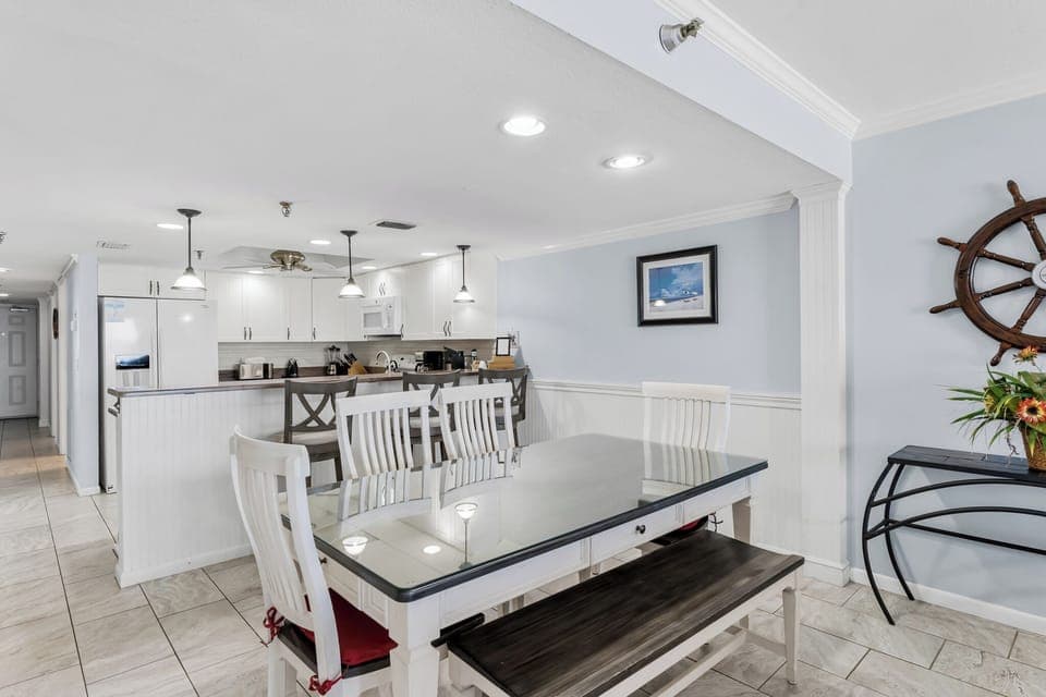 JC Resorts Sand Dollar 407 Dining Room Indian Shores-1(2048 Pixels)13