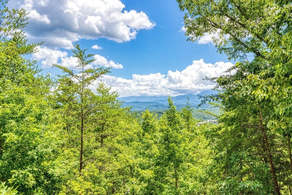 Pigeon Forge Cabin with a View "Heavenly Gaze" - Mountain views