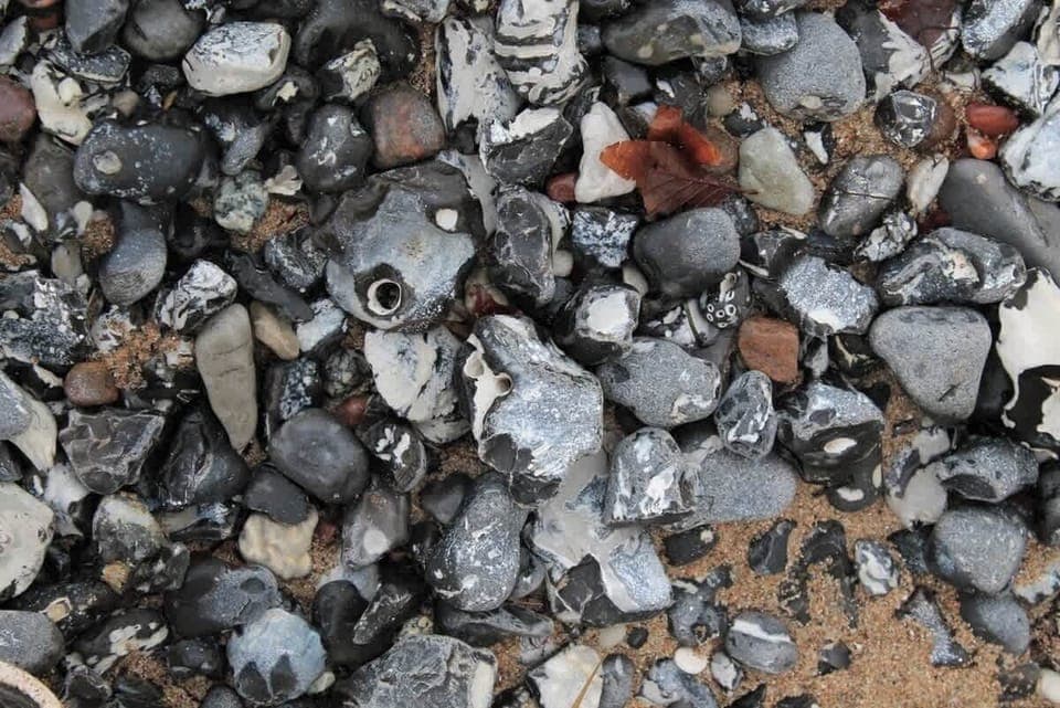 Einen Hühnergott zu finden, bedeutet Glück zu haben!