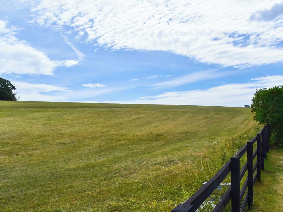 Surrounding area | Phesant Pens - Pheasant Pens 1 - Pheasant Pens, Llandenny, near Usk