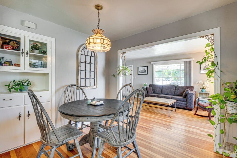 Dining Area | Free WiFi