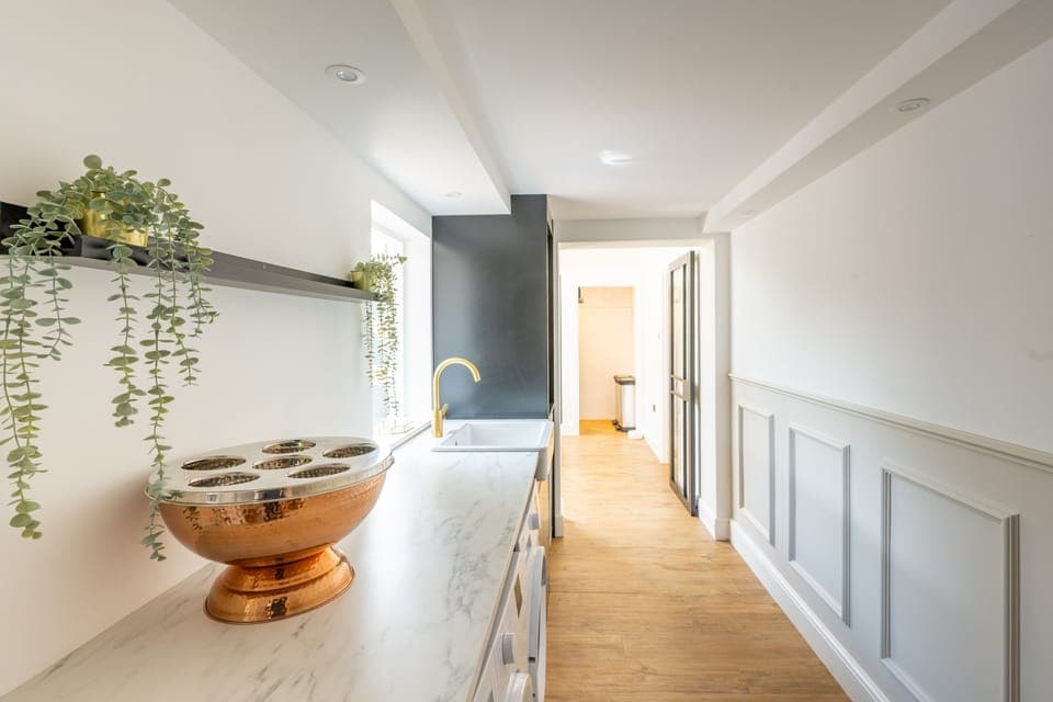 Ground floor: Laundry/ utility