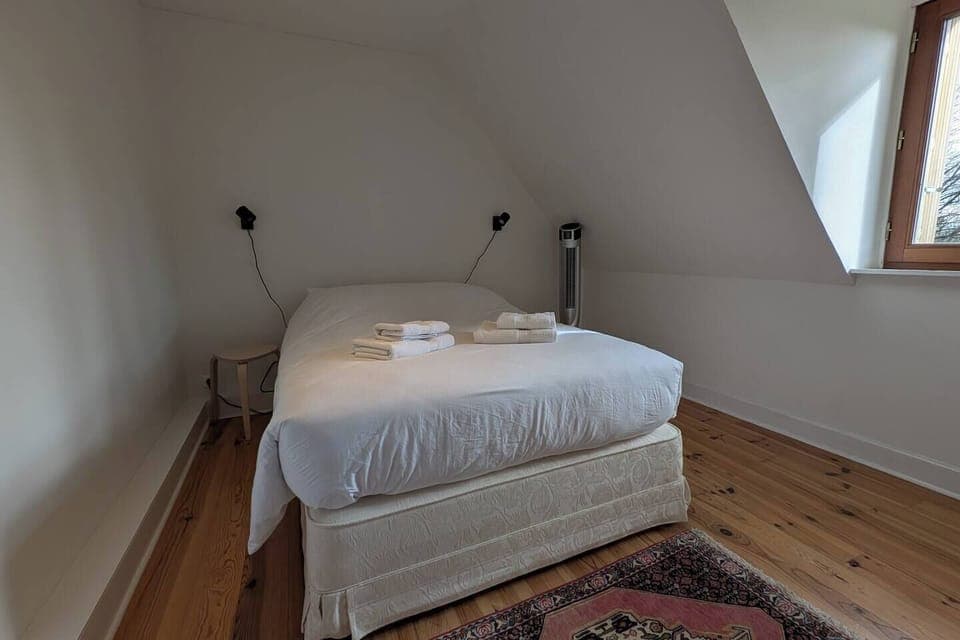 eb99b504-f367-41e4-8037-a7c3bdd3bec0