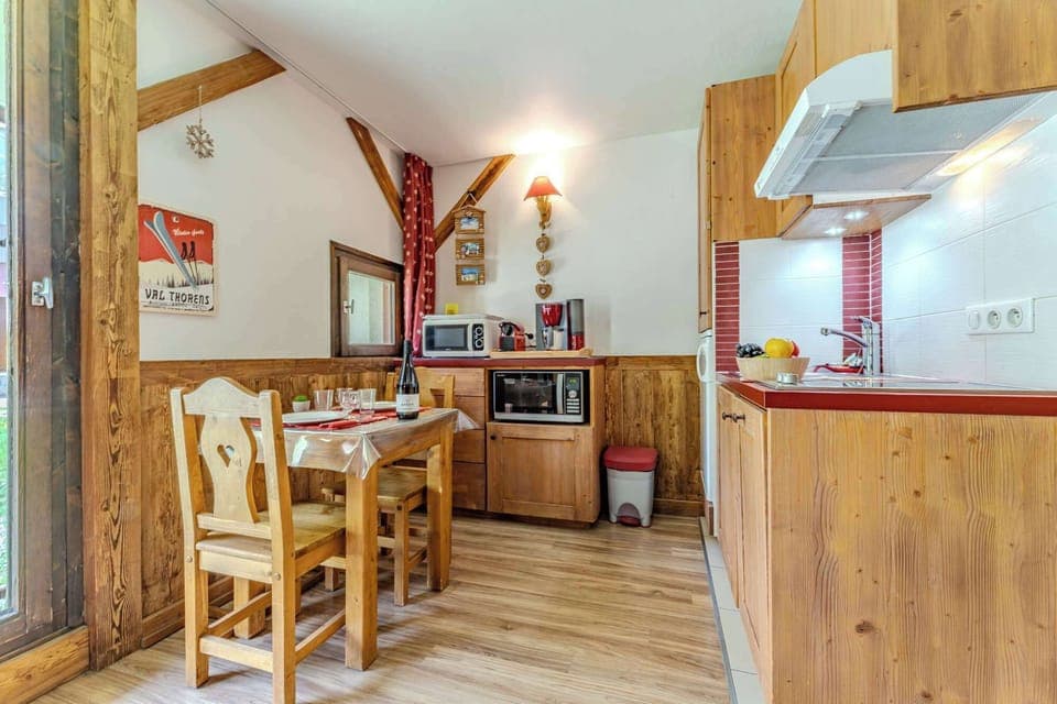 Fully Equipped Kitchen – Enjoy après-ski evenings with homemade meals and a glass of local wine in your private Alpine retreat.