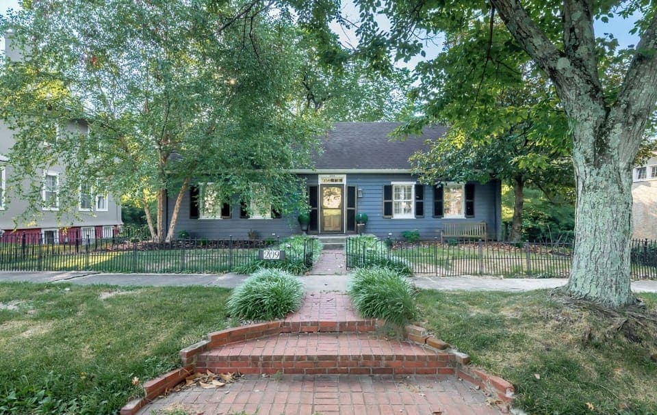 Quiet Peaceful Neighborhood In town Shelbyville