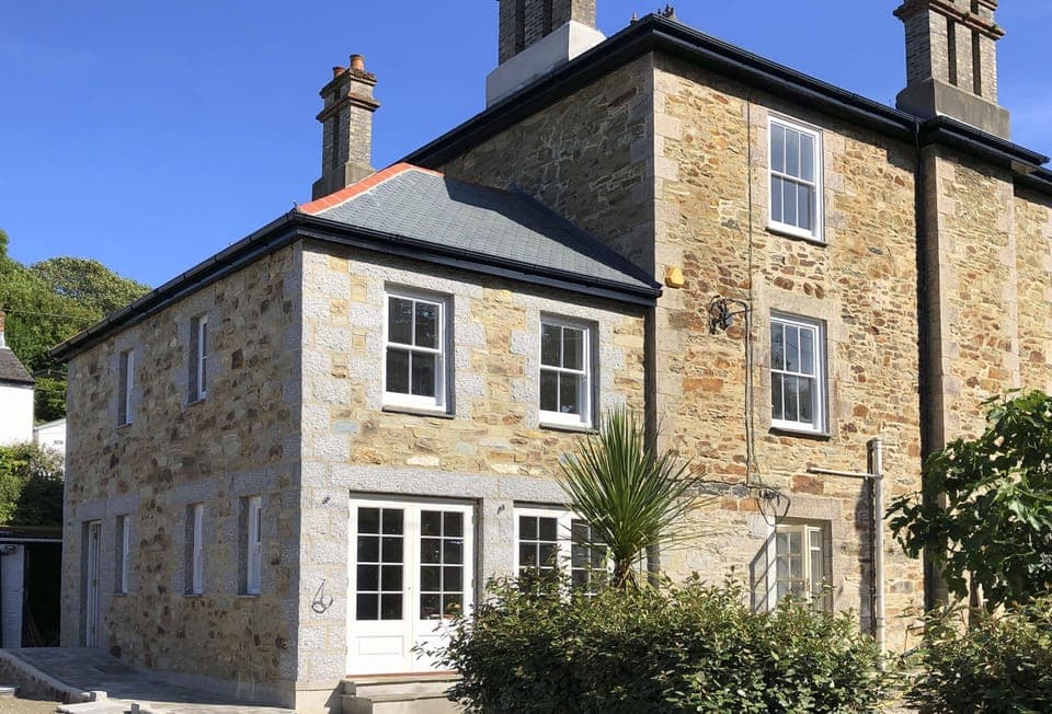 This stunning property is located in the heart of the thriving village of St Agnes