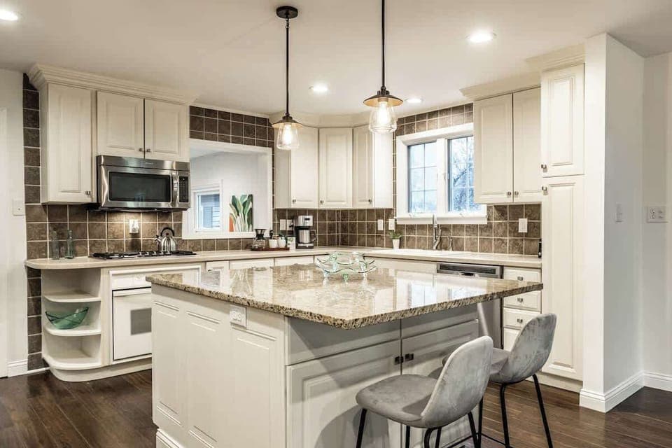 breakfast bar