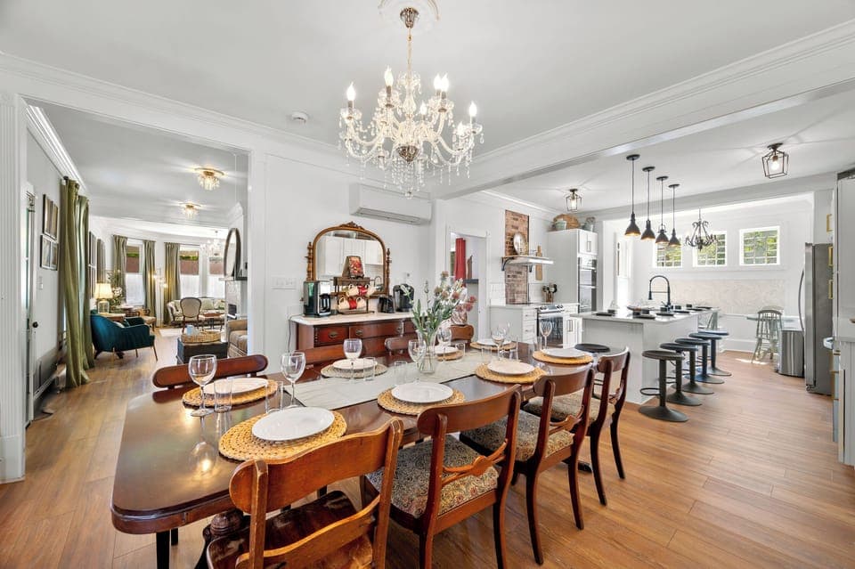 Kitchen/Dining Area