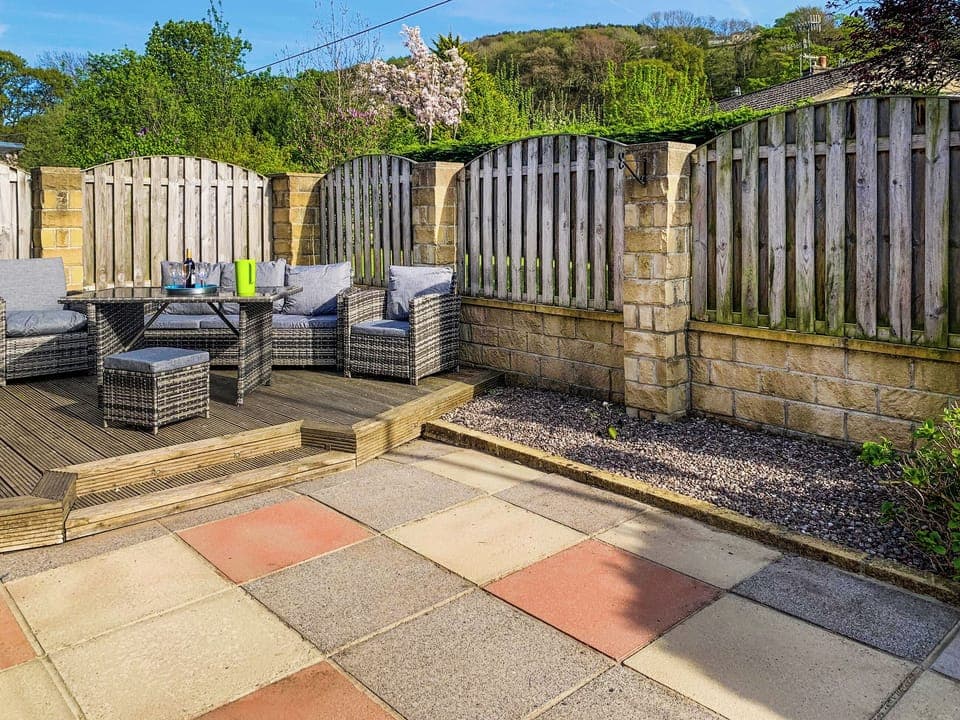 Sitting-out-area | Auntie Mary&rsquo;s, Sutton-In-Craven, near Skipton