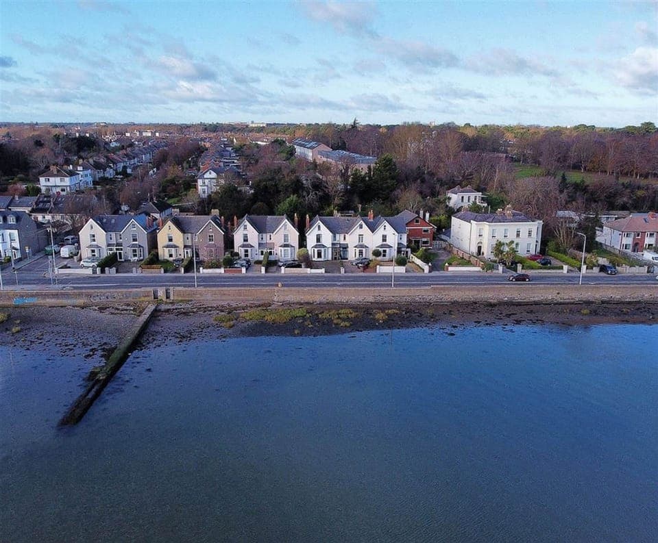 Clontarf Seafront and House
