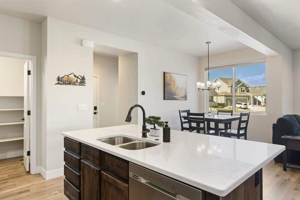 Kitchen island with 3 additional seats