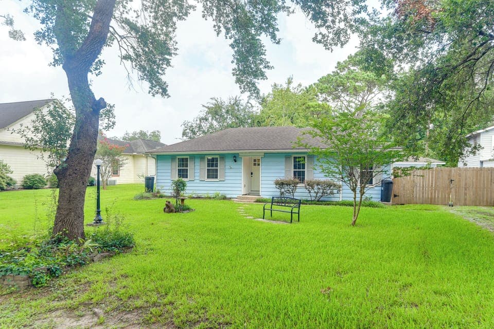 League City Vacation Rental | 2BR | 1BA | 1,000 Sq Ft | 3 Steps to Enter