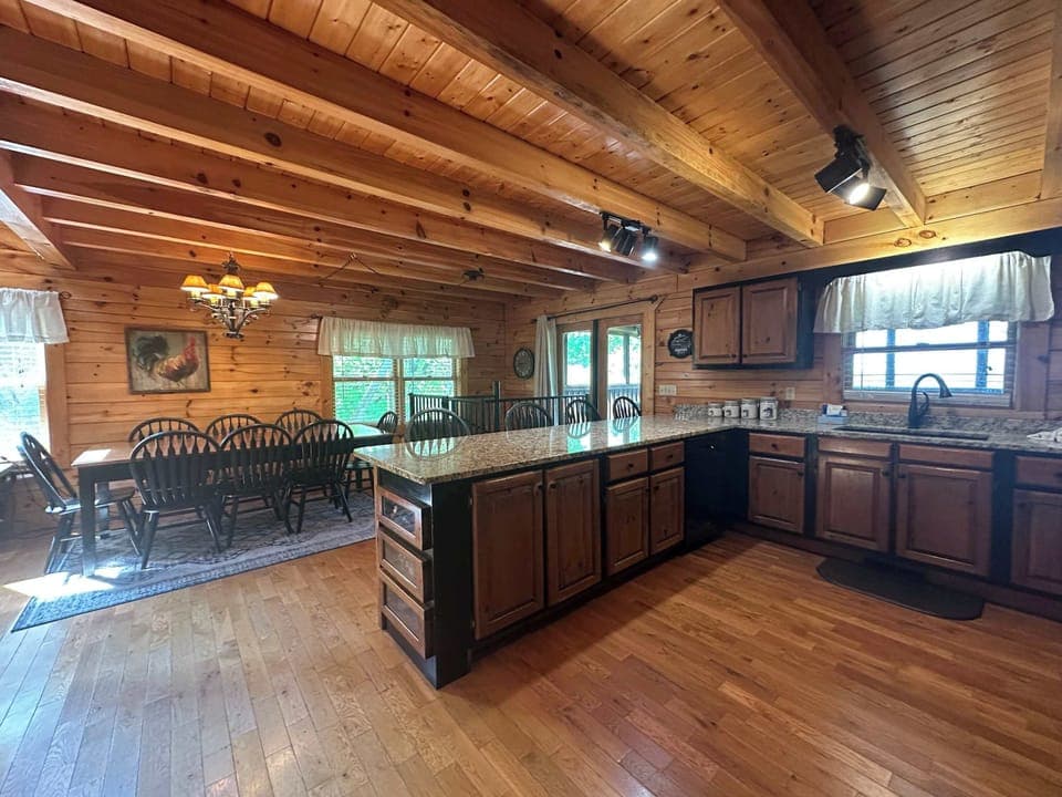 Fully equipped kitchen 