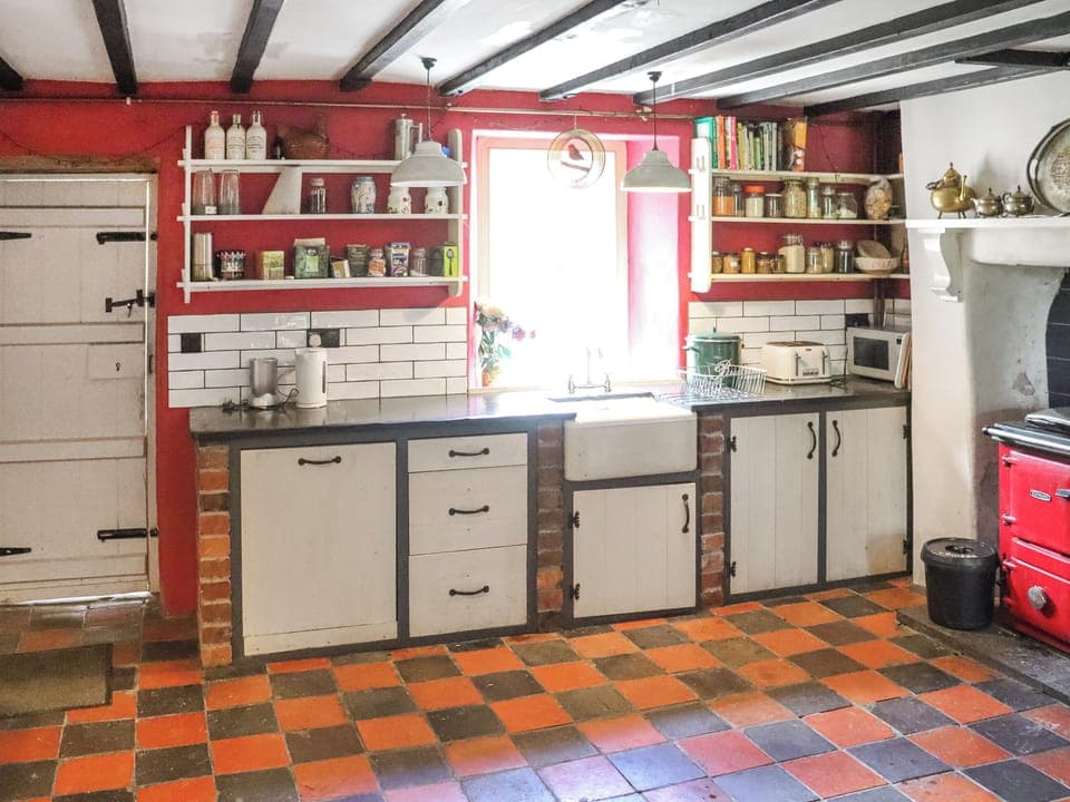 Kitchen | Farm House - Llwyndryssi Retreats, Llandeilo
