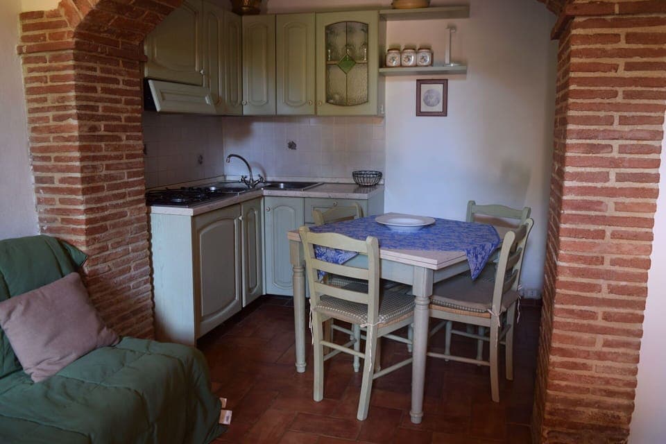 Autumn, Kitchen, Living Room, Spring, Summer