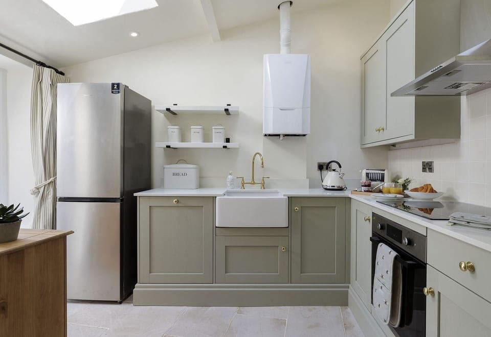 Flat 1 Martins House Kitchen - StayCotswold