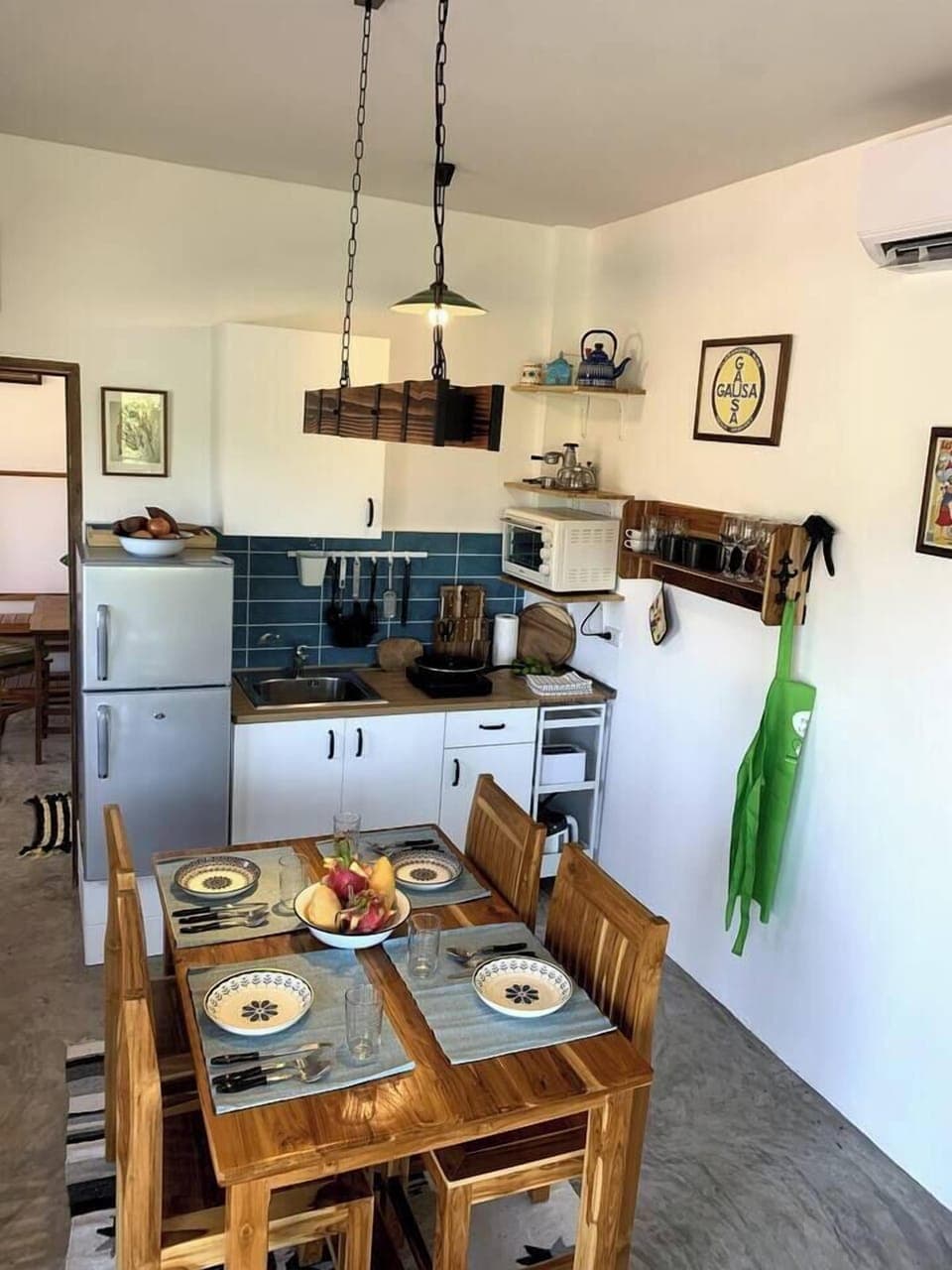 Fully equipped kitchen with coffee machine 