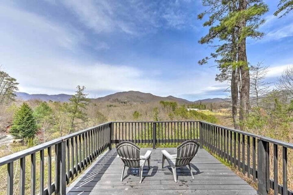 Morning coffee or evening wine—our outdoor seating is the perfect front-row seat to nature’s beauty.