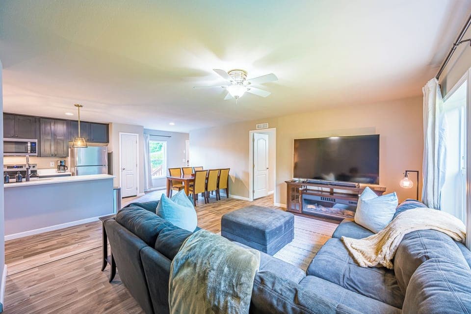 Plenty of space for family nights with view of Solduc river