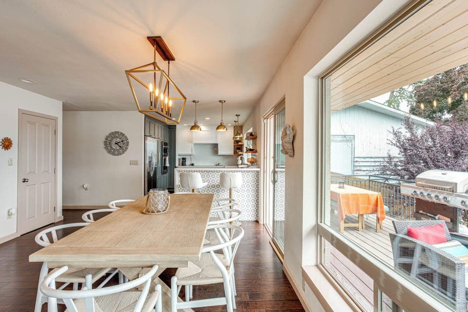 Dining Area | Main Level