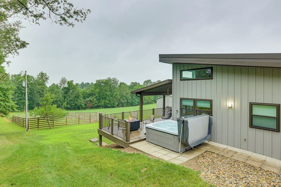 Walhonding Vacation Rental | 2BR | 2BA | 1,300 Sq Ft | 1 Small Step Required