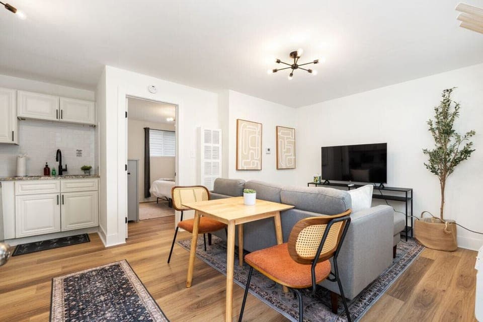 Open Liiving Room, Kitchen, Dining Area