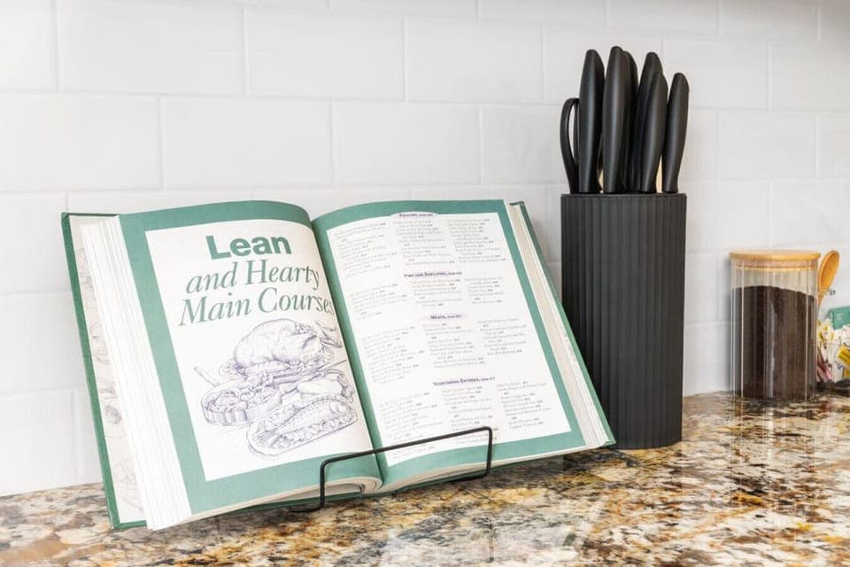 Open Liiving Room, Kitchen, Dining Area