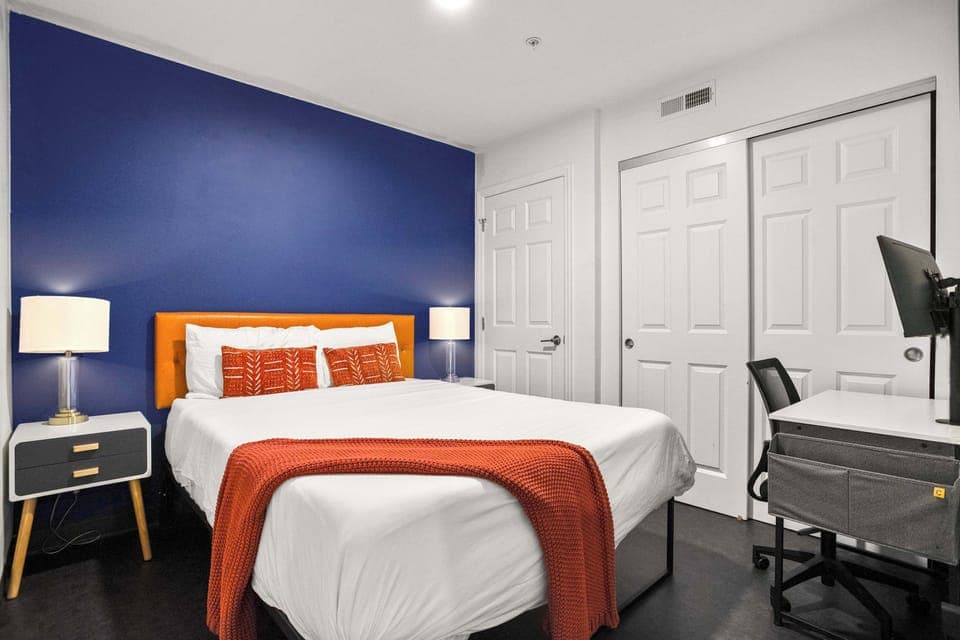 CozySuites Stylish 1BR in Downtown Pitts #2