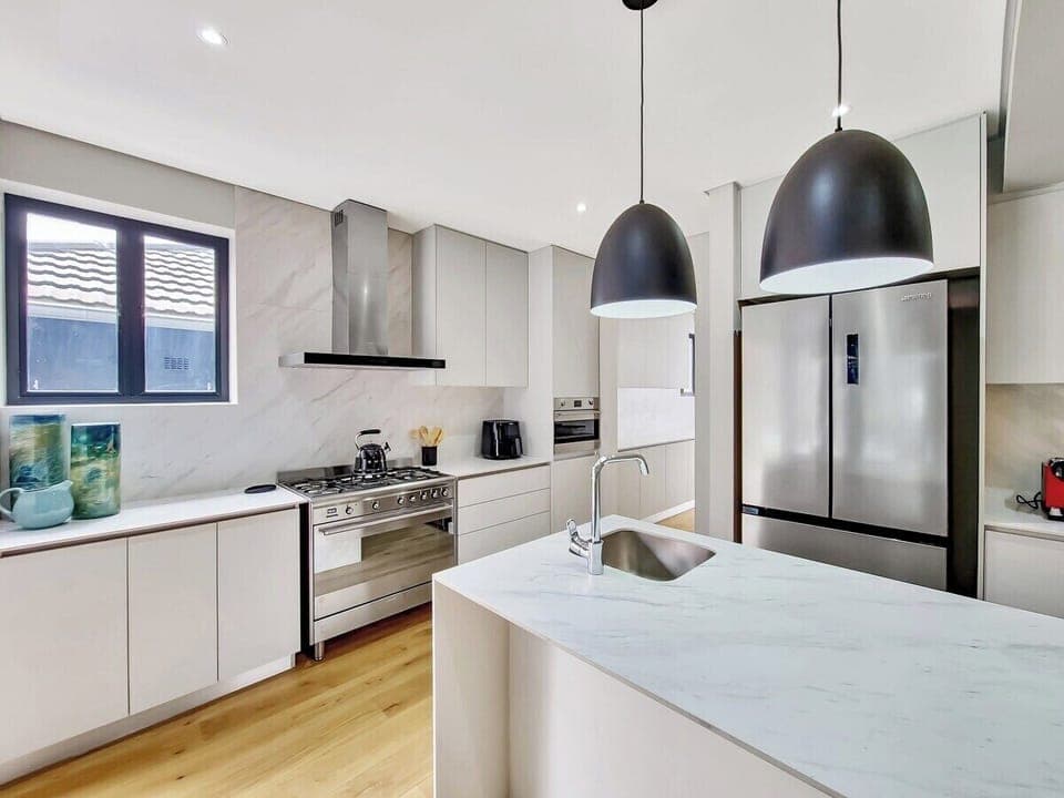 Luxurious Family home in Newlands with Pool (12756)