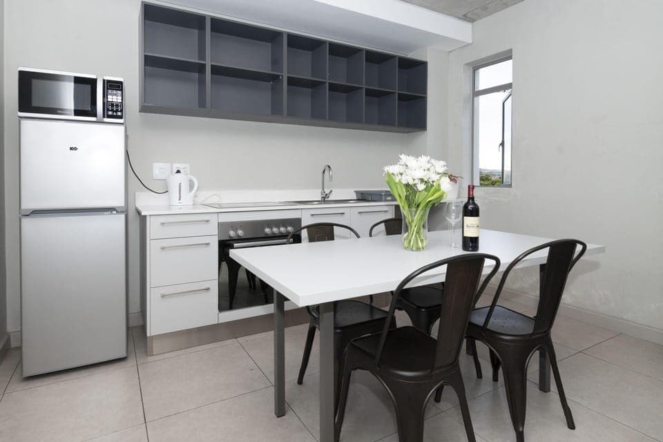 Spacious Apartment at Metropole Rosebank (24273)