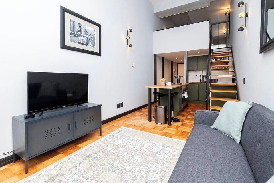 Central Cape Town Stylish Loft – Secure & Modern (29123)