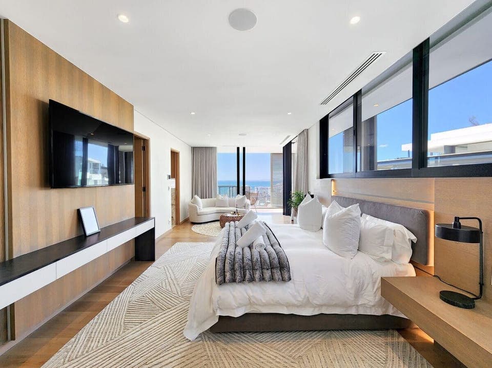 4-Floor Bantry Bay Villa with Stunning Views (31719)