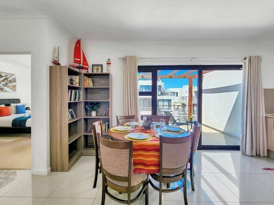 Family fun-sea,sand,surf- Secure-pool, balcony (14414)