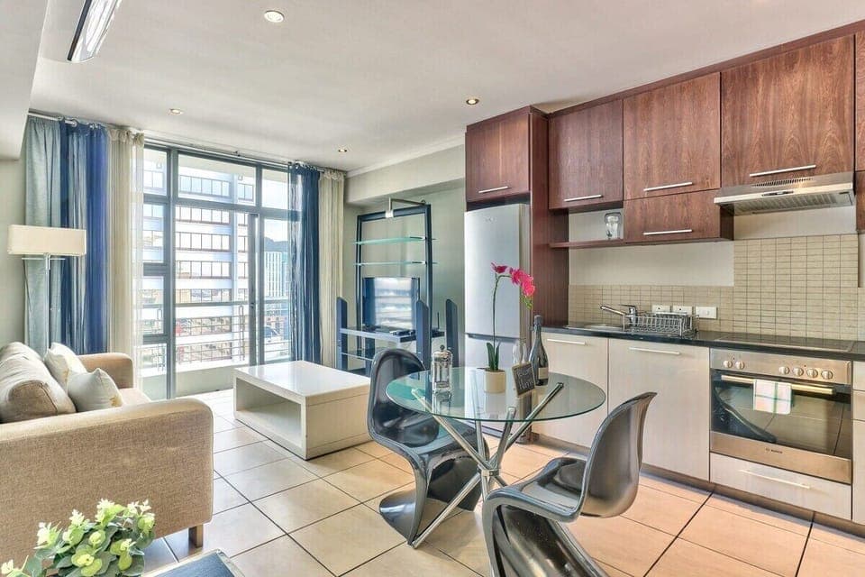 Studio close to V&A w Pool, Parking, Gym, Fast WIF (3527)