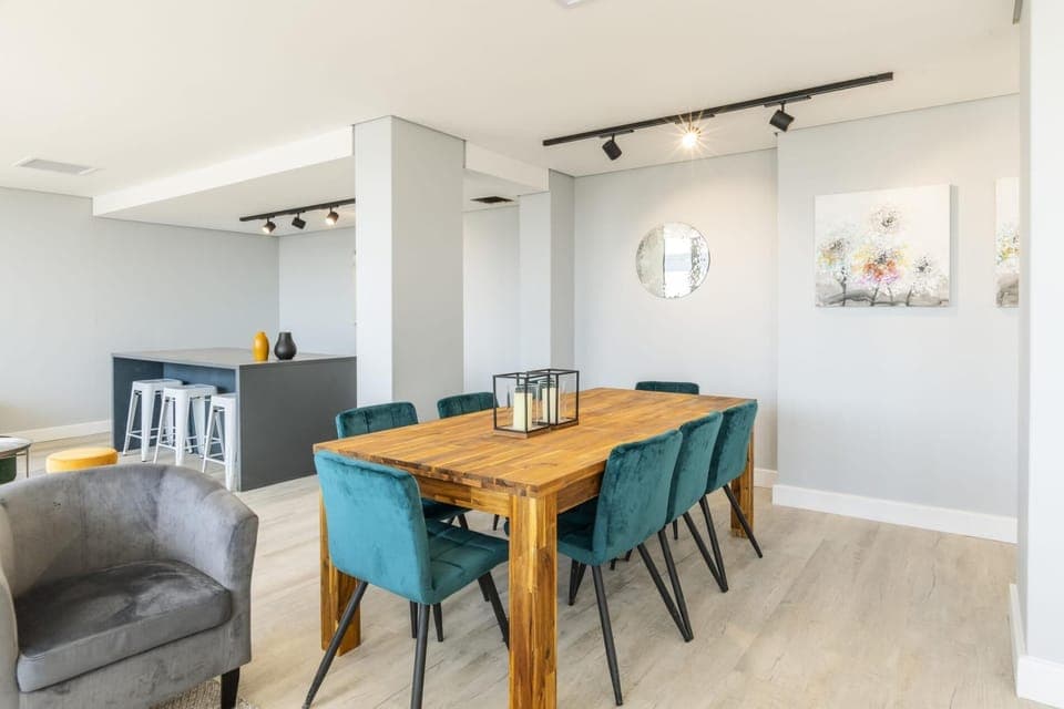 1onAlbert 1BR apartment with Wifi & Pool (22050)