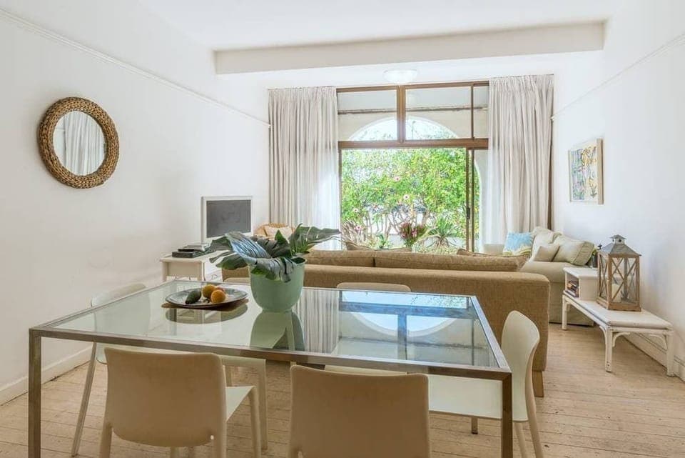 Prince Edward Mansions Beachside Stay (4097)