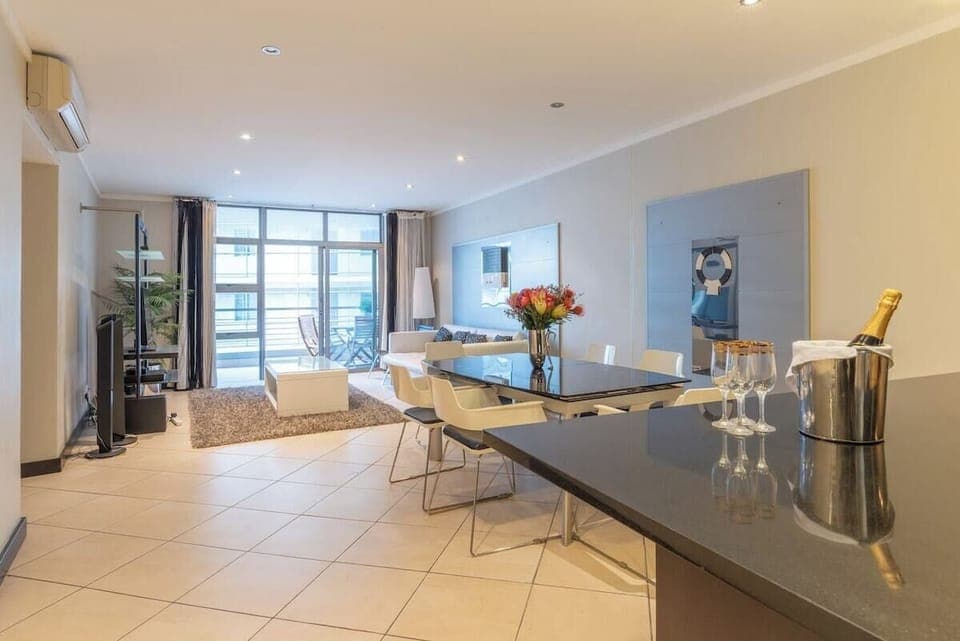 Noise Free, V & A Waterfront On Doorstep, Views (6820)