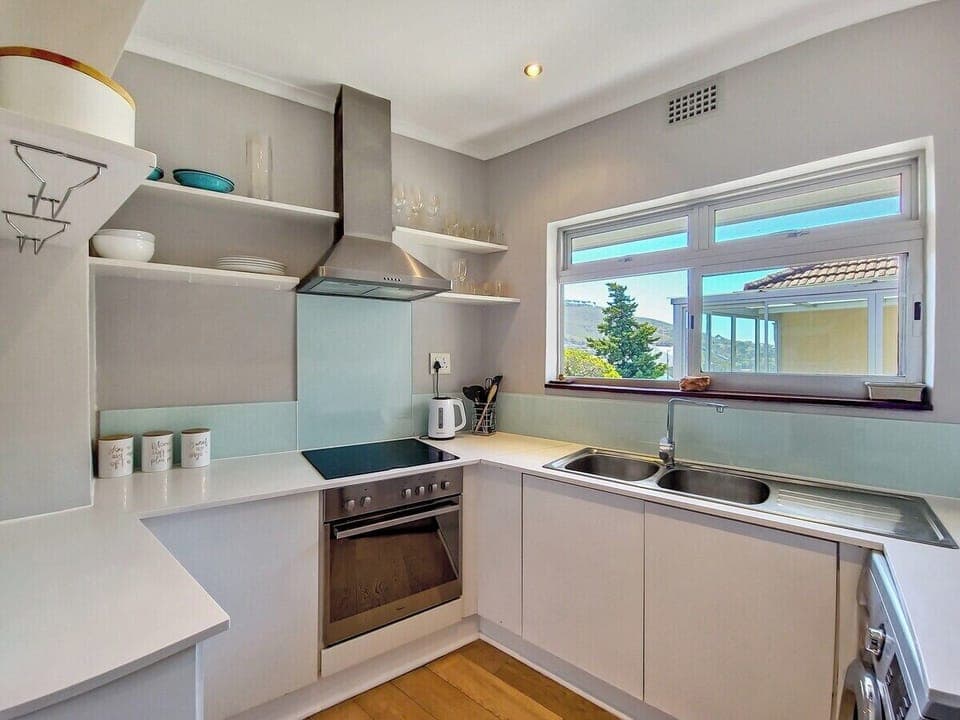 Tamboerskloof City Retreat with Mountain Views (17841)